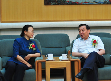 中宣部副部長(zhǎng)，中央外宣辦、國務(wù)院新聞辦主任王晨同志(右)人民日?qǐng)?bào)社副總編輯馬利同志
