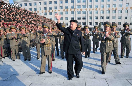 金正恩訪問(wèn)國(guó)家安全保衛(wèi)部，向戰(zhàn)士表達(dá)了祝賀。