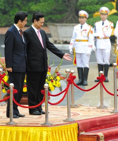 安倍訪越南 鼓吹聯(lián)手“應對”中國