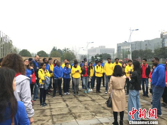 在華留學(xué)生：移動(dòng)互聯(lián)網(wǎng)讓更多人了解中國